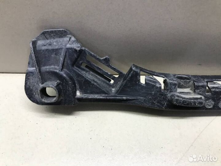 Направляющая заднего бампера левая Mercedes-Benz E