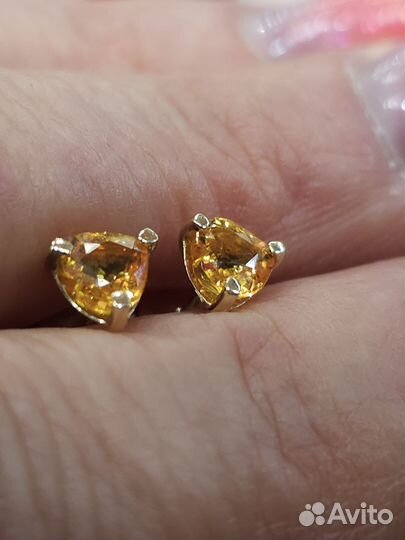 Золотые серьги пуссеты с сапфирами 1,5ct