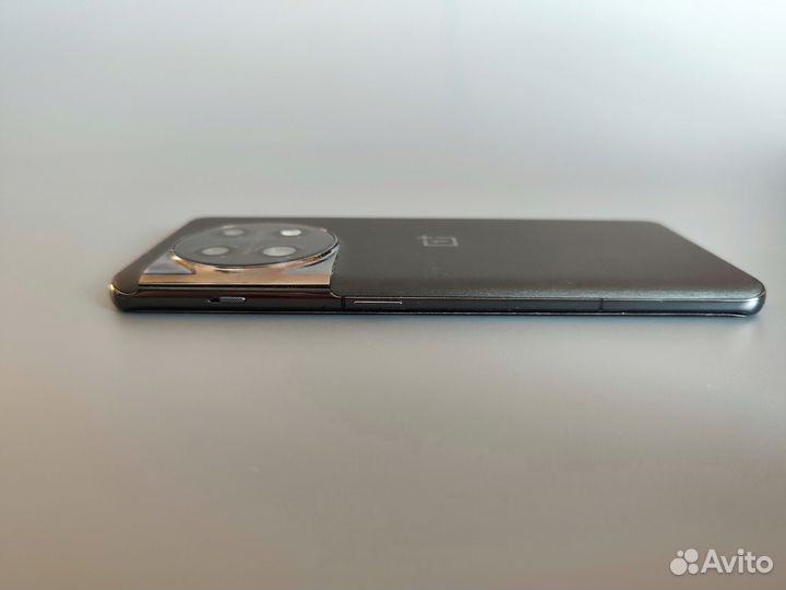 OnePlus 11, 16/256 ГБ