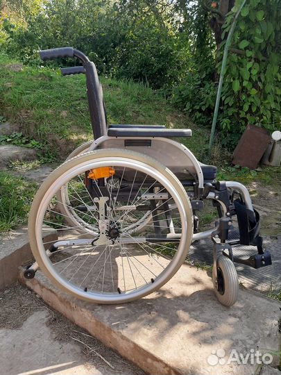 Инвалидная коляска
