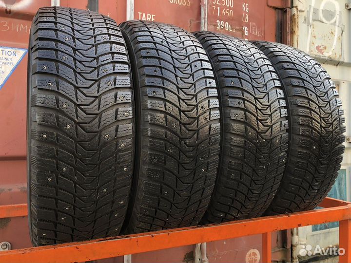 Michelin X-Ice North 3 215/65 R16