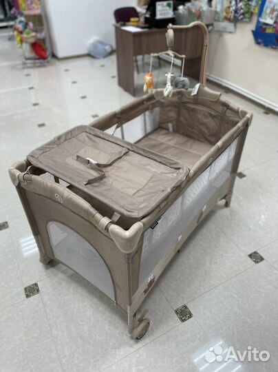 Манеж кровать с мобилем и пеленальным столиком