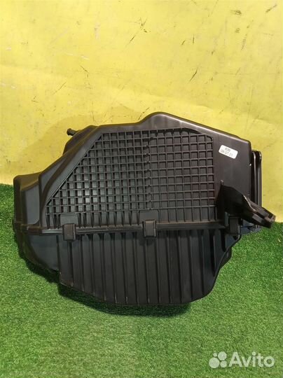 Корпус воздушного фильтра LADA Largus 2012