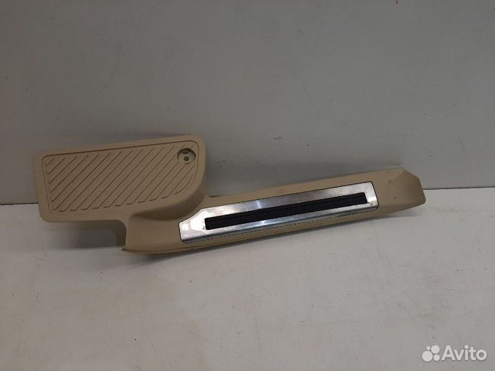 Накладка порога внутренняя задняя правая Toyota