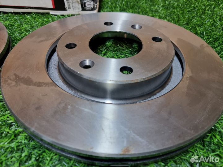 Диски торм перед Berlingo Citroen C4 C5 C3