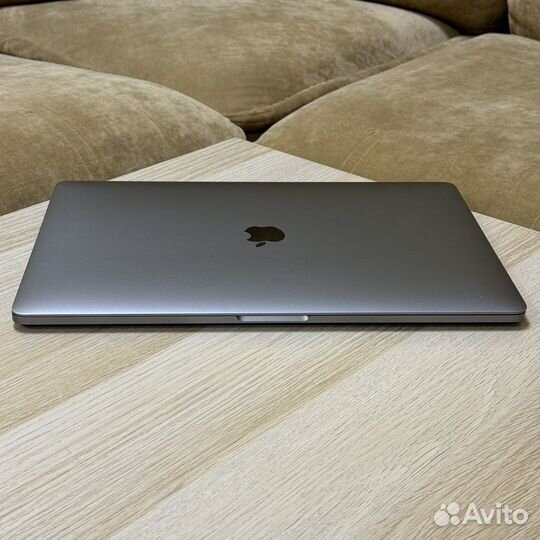 MacBook Pro 15 2019 i9/32/512