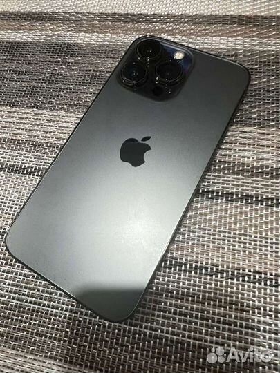 Телефон iPhone хр в корпусе 13 про