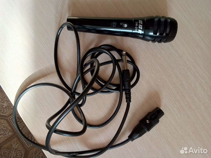 Динамический микрофон