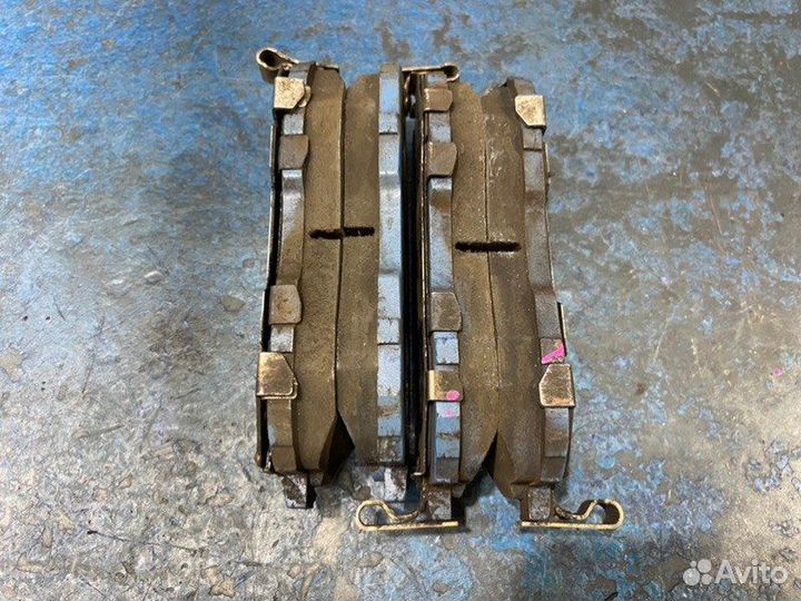 Колодки тормозные передние Nissan Teana J32