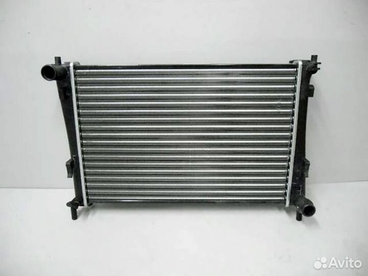 Радиатор охлаждения двигателя Форд Фьюжн 02 - 2012