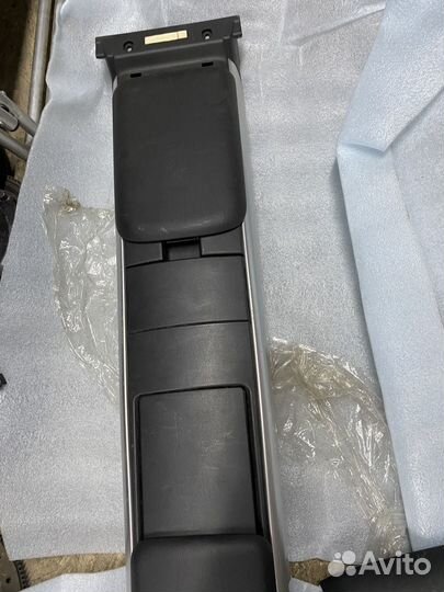 Подлокотник (консоль ) mazda RX-8 / Мазда rx-8