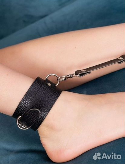 Кожаные наручники