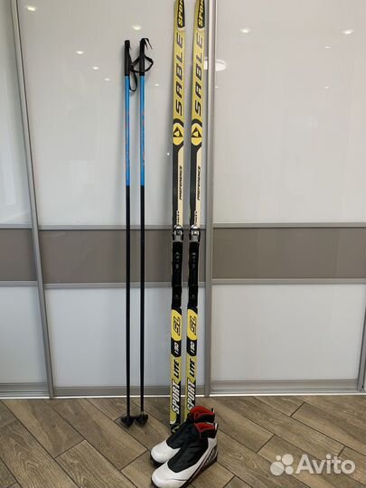 Лыжи беговые 190 ботинки 43 палки 170