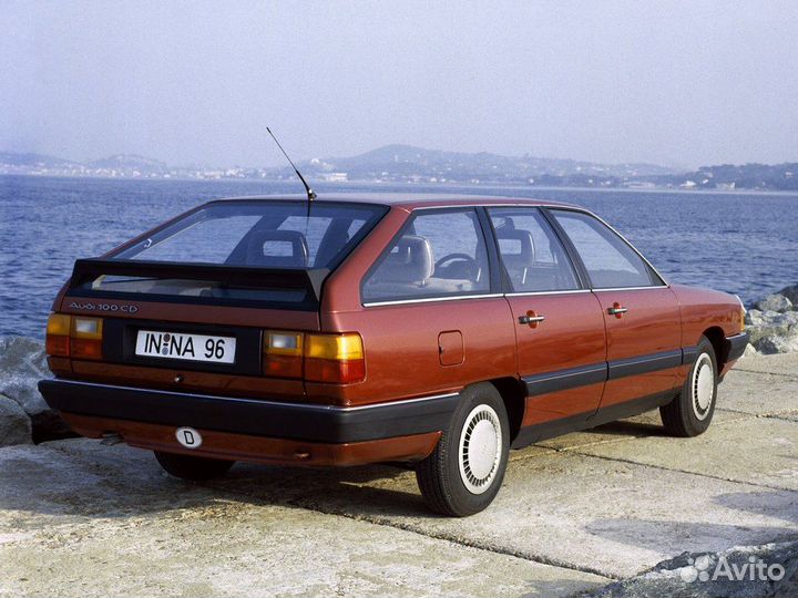 Стекло лобовое Audi 100/200/V8 (С3 / 44 кузов)