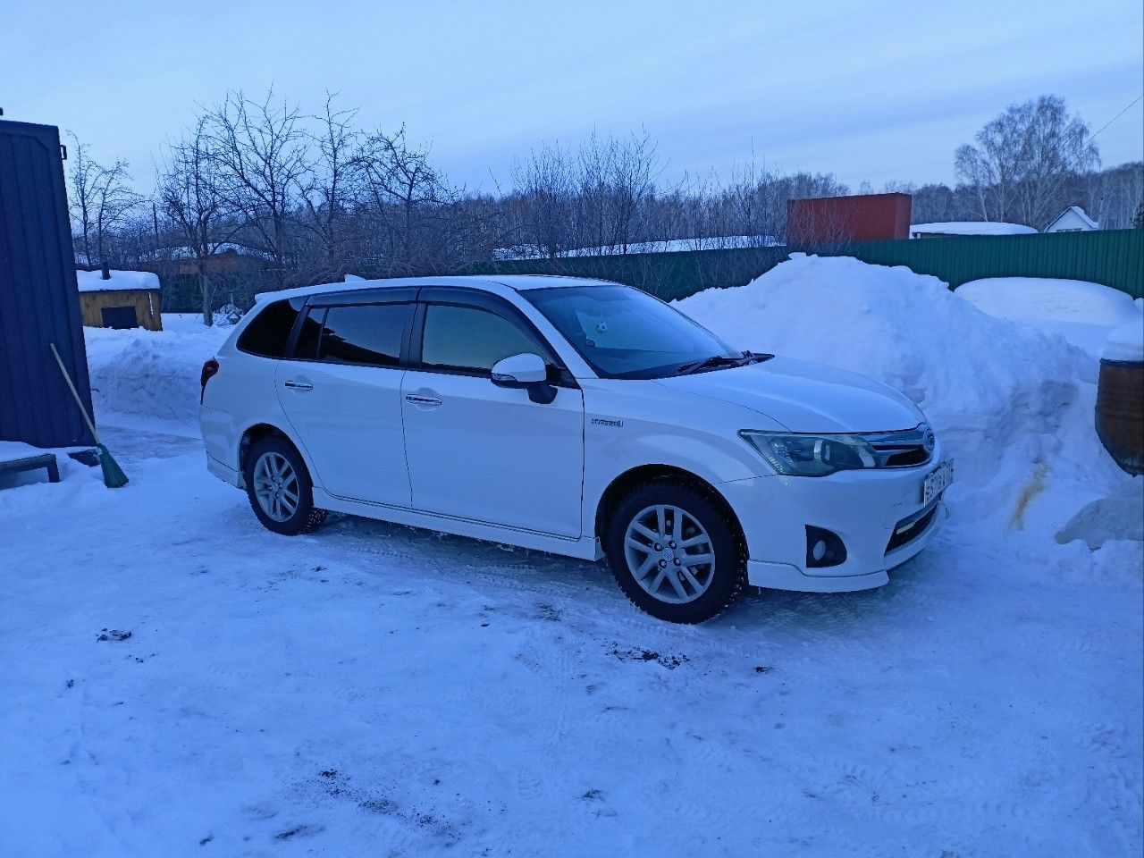 Toyota Corolla Fielder: фото владельца