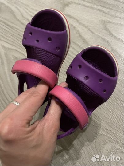 Босоножки для девочки crocs c5