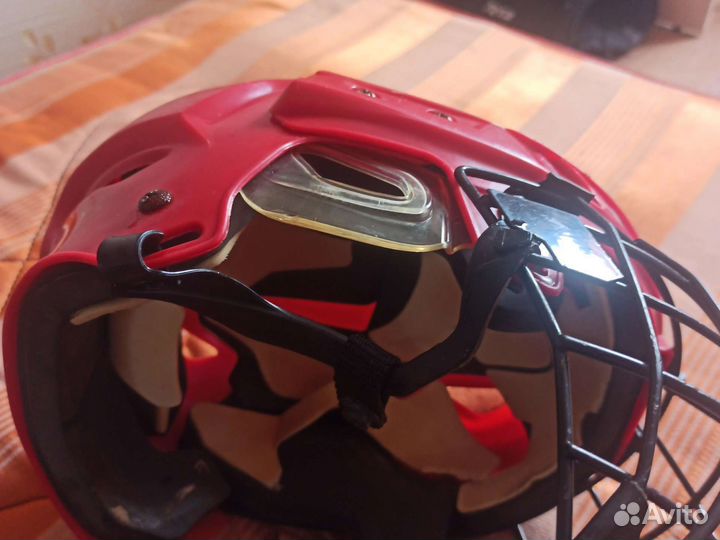 Нагрудник хоккейный reebok, хоккейный шлем