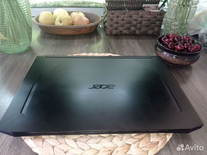 Игровой ноутбук Acer Nitro 5 и Lenovo