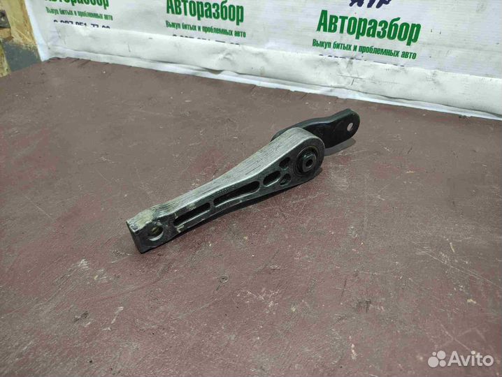 Опора двигателя задняя Skoda Superb 2