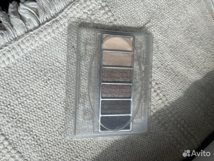 На отправке Тени dior eye reviver оригинал