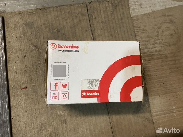 Тормозные колодки зад Brembo
