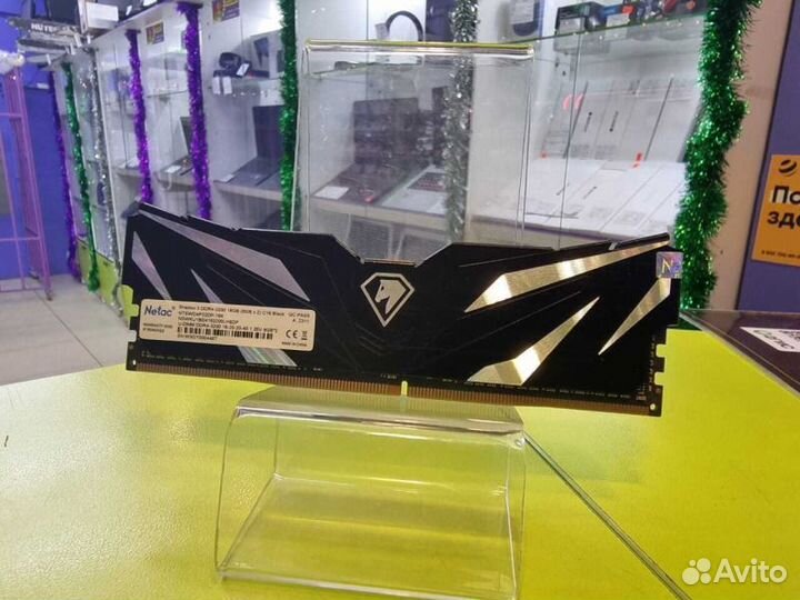 Оперативная память Netac Shadow II ntswd4P32DP-16W