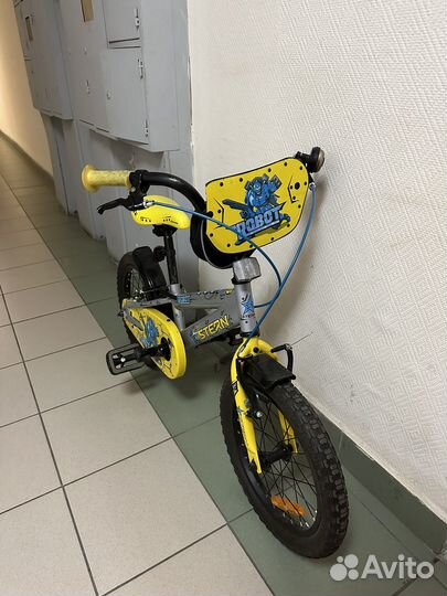 Велосипед бу детский четырехколесный