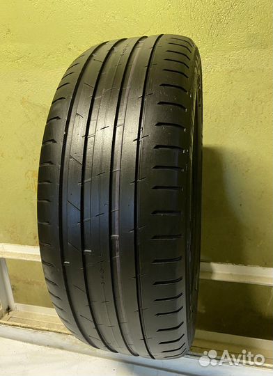 Nokian Tyres Hakka Black 2 235/55 R19 105W
