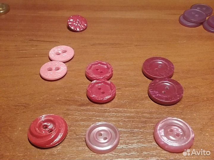 Пуговицы розово-красных тонов