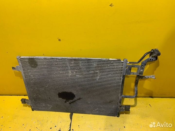 Радиатор кондиционера Volkswagen Passat 2000-2005
