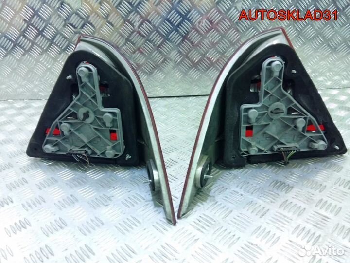 Фонарь задний Mercedes Benz W203 Седан 2038200164