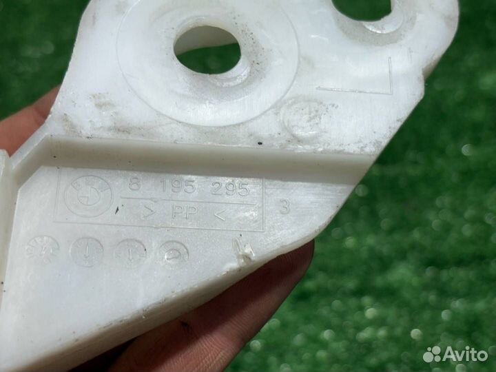 Внутреннее крепление крыла переднего левого BMW 3