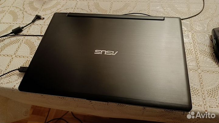 Ноутбук asus