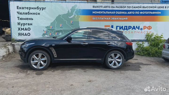 Крышка двигателя передняя наружняя Infiniti FX37