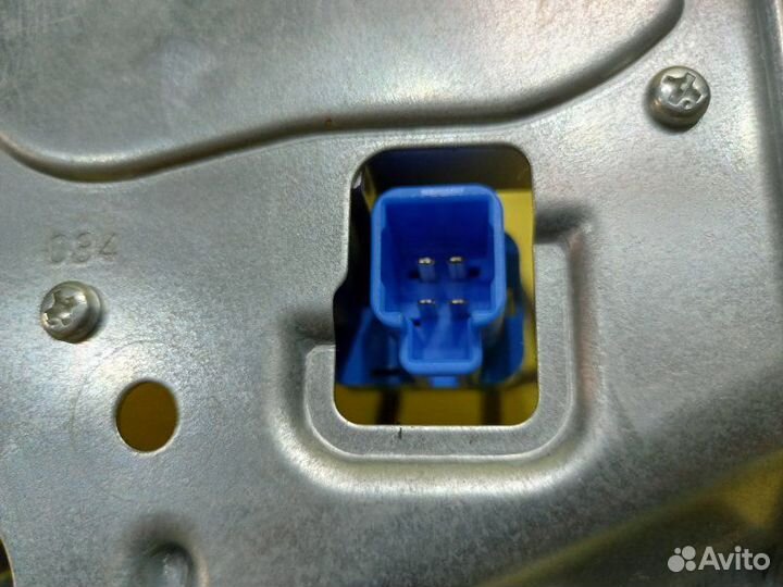 Моторчик заднего дворника задний Subaru