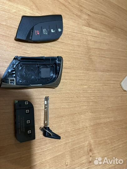 Оригинальный ключ для Lexus 14FBF