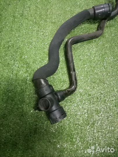 Патрубок охлаждения (радиатора) 8E0121049L Audi A4