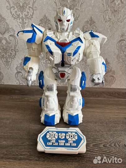 Игрушка робот