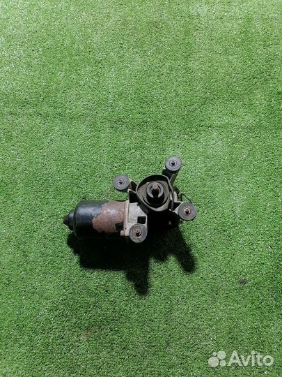 Моторчик стеклоочистителя передний Kia Shuma