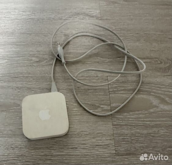 Wi-Fi роутер Apple AirPort Express 2