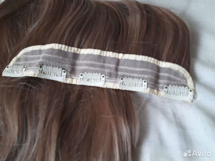 Волосы на заколках