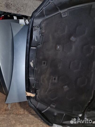 Капот Volvo V70 B5254T6 2009