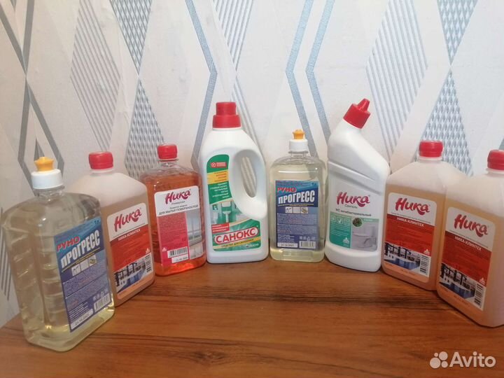 Средство для мытья пола и унитаза