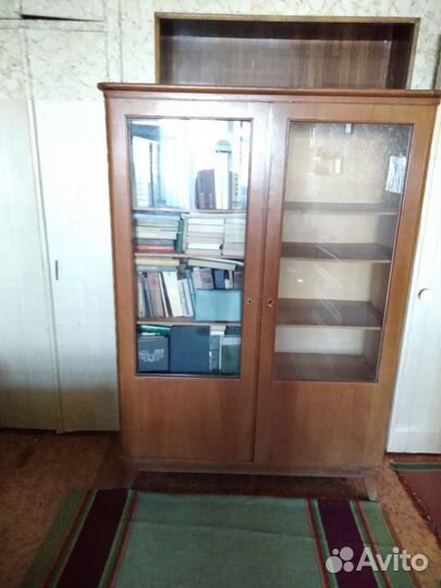 Шкаф-сервант старинный