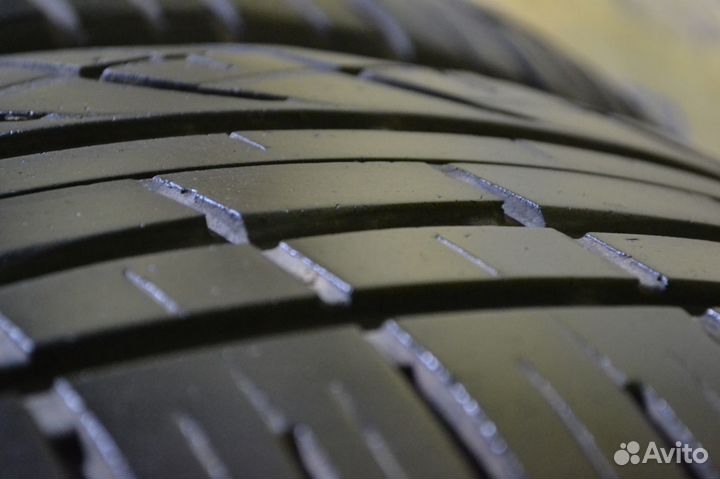 Marshal Matrac XM KH35 235/55 R17