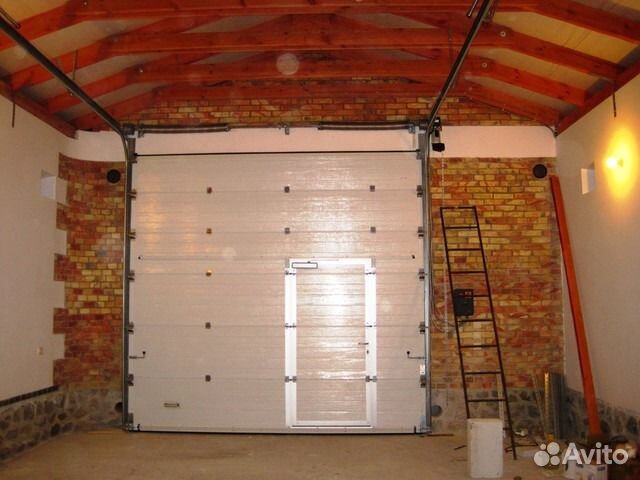 Секционные ворота Алютех 2.85x2.23с калиткой