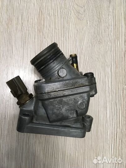 Корпус термостата Volvo с датчиком