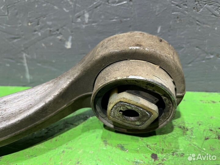 Рычаг подвески нижний Volkswagen Passat B5 1.8 ADR