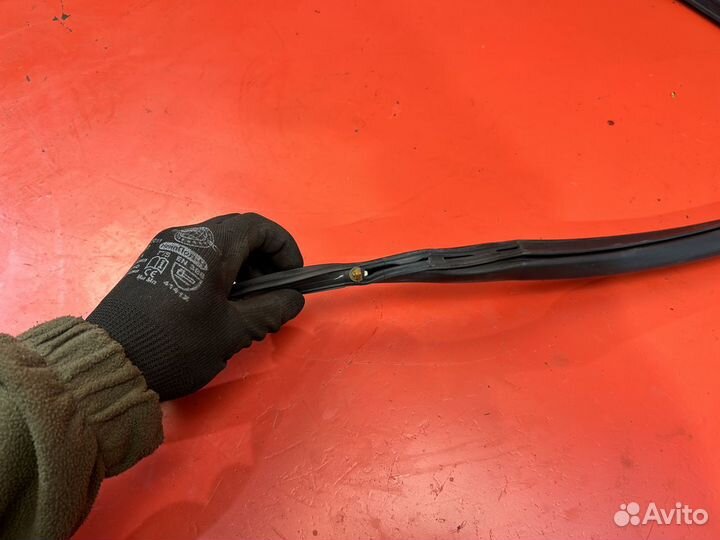 Уплотнитель пер правой двери Hiace H100 1989-2004