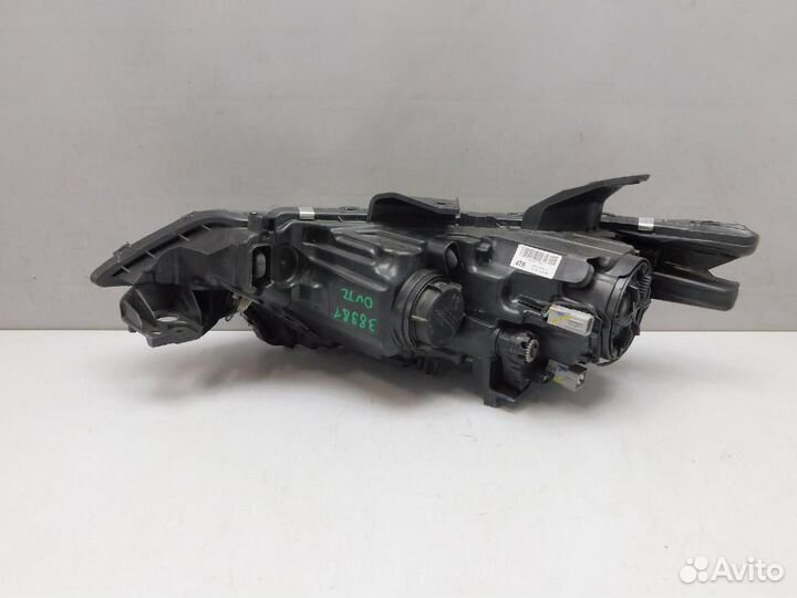 Фара правая Mitsubishi Outlander